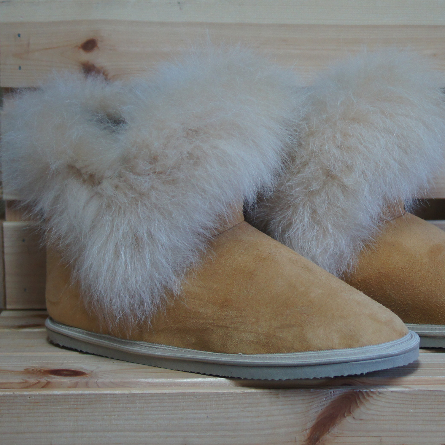 Premium Fell-/fur Hüttenschuhe/solid slipper SUNDSVALL, Farbe/colour: beige, Größe/size: L